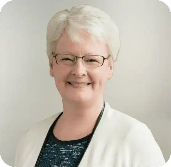 Catherine Strader headshot